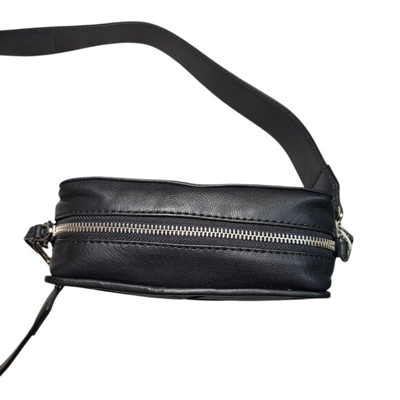 ASOS Design Black Leather Quilted Crossbody Camera Bag - Picture 5 of 8